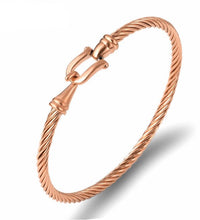 ギャラリービューアに画像を読み込み、Twisted cable cuff bracelet with stylish hook closure
