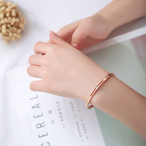 Trendy girl inlaid zircon bracelet